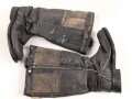 Luftwaffe, Paar Stiefel für Angehörige des fliegenden Personal. Heitbare Ausführung, sicherlich nach dem Krieg weiterverwendet. Sohle, Reissverschluss und Riegel über dem Reissverschluss alt erneuert. Sohlenlänge 30cm