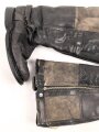 Luftwaffe, Paar Stiefel für Angehörige des fliegenden Personal. Heitbare Ausführung, sicherlich nach dem Krieg weiterverwendet. Sohle, Reissverschluss und Riegel über dem Reissverschluss alt erneuert. Sohlenlänge 30cm