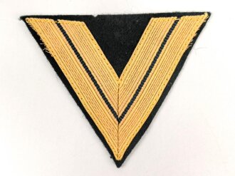 Kriegsmarine, Ärmelabzeichen für einen Obergefreiten der Küstenartillerie auf dunkelgrünem Tuch