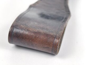Koppelschuh für ein Extraseitengewehr der Wehrmacht. Dunkelbraunes Leder