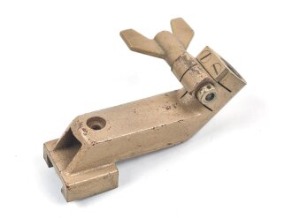 Aufnahme für Stirnschutz zum Flakfernrohr DF 10 x 80 Wehrmacht. Originallack