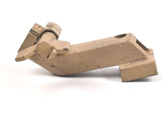 Aufnahme für Stirnschutz zum Flakfernrohr DF 10 x 80 Wehrmacht. Originallack