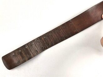 Zweidornkoppel für Offiziere der Luftwaffe. Stark getragenes Stück, Gesamtlänge 113cm
