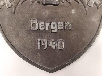 Kriegsmarine, Wandplakette "Tigerverband Bartels Bergen 1940"  Zinkguss, Originallack, Höhe 19cm