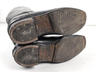 Paar Stiefel für Offiziere der Wehrmacht. Ungereinigtes Paar in gutem Gesamtzustand, Sohlenlänge 31cm