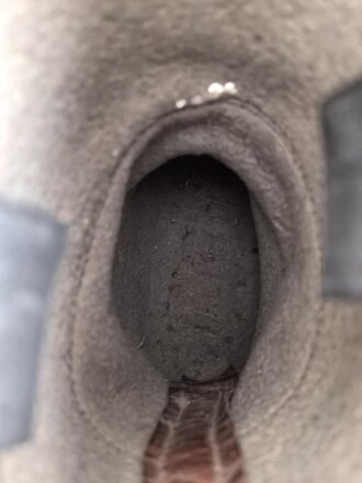 Paar Winterstiefel  Wehrmacht. Ungereinigtes,Paar mit Mottenschäden im Filz, Sohlenlänge 31cm