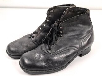 Paar Halbschuhe aus der Zeit des 2. Weltkrieg. Getragen,...