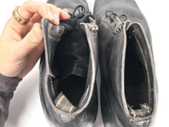 Paar Halbschuhe aus der Zeit des 2. Weltkrieg. Getragen, guter Gesamtzustand, Sohlenlänge 29cm