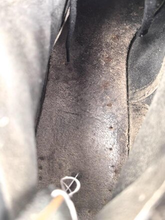 Paar Halbschuhe aus der Zeit des 2. Weltkrieg. Getragen, guter Gesamtzustand, Sohlenlänge 29cm