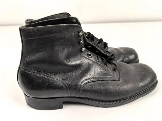 Paar Halbschuhe aus der Zeit des 2. Weltkrieg. Getragen, guter Gesamtzustand, Sohlenlänge 29cm