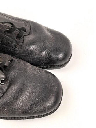 Paar Halbschuhe aus der Zeit des 2. Weltkrieg. Getragen, guter Gesamtzustand, Sohlenlänge 29cm
