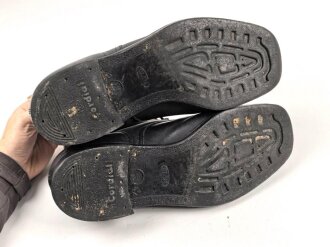 Paar Halbschuhe aus der Zeit des 2. Weltkrieg. Getragen, guter Gesamtzustand, Sohlenlänge 29cm