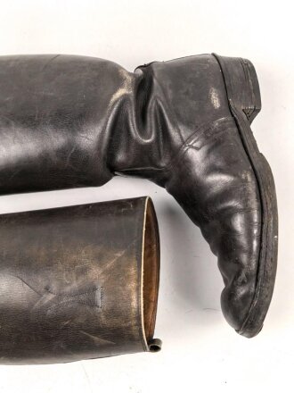 Paar Stiefel für Offiziere aus der Zeit des 2. Weltkrieg. Ungereinigtes Paar, Sohlenlänge 29,5cm