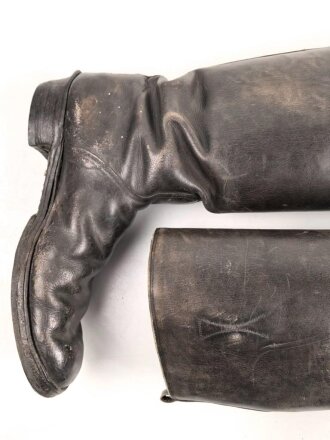 Paar Stiefel für Offiziere aus der Zeit des 2. Weltkrieg. Ungereinigtes Paar, Sohlenlänge 29,5cm