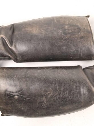 Paar Stiefel für Offiziere aus der Zeit des 2. Weltkrieg. Ungereinigtes Paar, Sohlenlänge 29,5cm