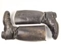 Paar Stiefel für Offiziere aus der Zeit des 2. Weltkrieg. Ungereinigtes Paar, Sohlenlänge 29,5cm