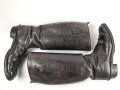 Paar Stiefel für Offiziere aus der Zeit des 2. Weltkrieg. Ungereinigtes Paar, Sohlenlänge 29,5cm
