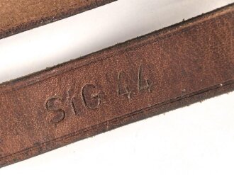 Trageriemen für MP40 , höchstwahrscheinlich Österreich oder Jugoslawien nach 1945. Neuzeitliche Stempelung " StgG44"