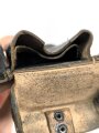 Patronentasche zum K98 Wehrmacht ( für 6 Ladestreifen) Genietetes Stück mit Reichsbetriebsnummer