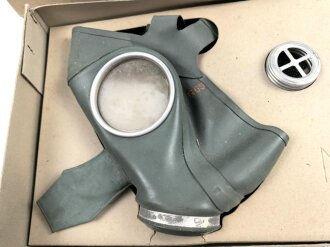 Luftschutz, Volksgasmaske 40 für Männer. Komplett, im Umkarton