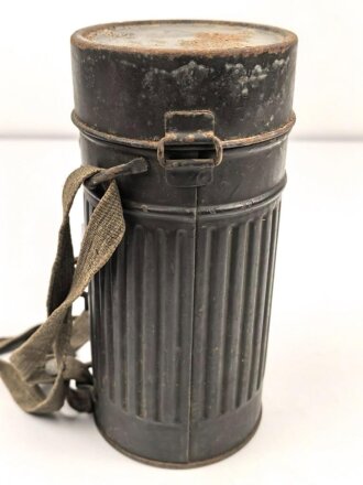 Reichswehr / frühe Wehrmacht, Bereitschaftsbüchse für die Gasmaske. Originallack, datiert 1934.