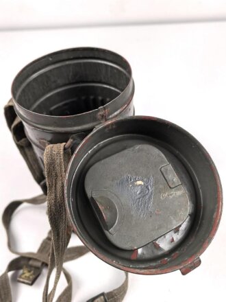 Reichswehr / frühe Wehrmacht, Bereitschaftsbüchse für die Gasmaske. Originallack