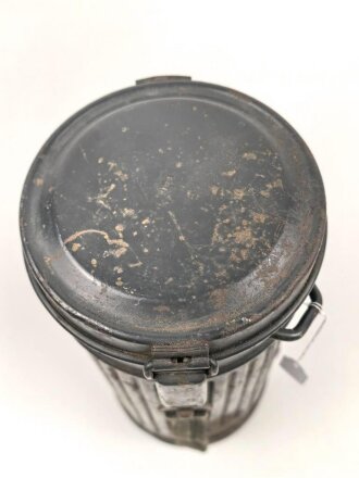 Luftwaffe, Gasmaskendose Modell 1938. Originallack,...