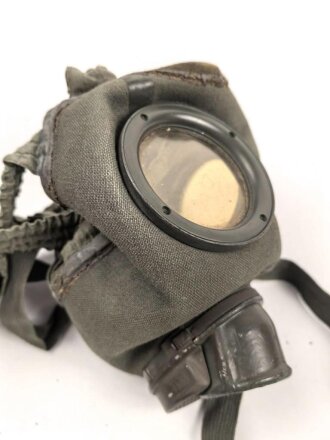 Gasmaske 30 Wehrmacht. Innen datiert 1936