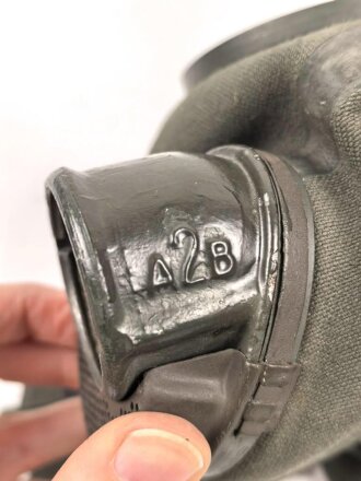Gasmaske 30 Wehrmacht. Innen datiert 1936