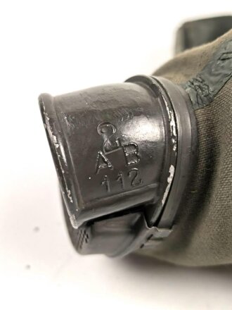 Gasmaske 30 Wehrmacht. Reichswehrabnahme, Maskenkörper angetrocknet