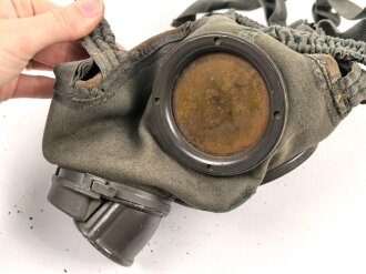 Gasmaske 30 Wehrmacht. Reichswehrabnahme, Maskenkörper angetrocknet