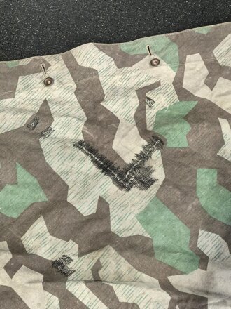Zeltbahn 31 Wehrmacht. Farbfrisches Stück mit etlichen Reparaturstellen
