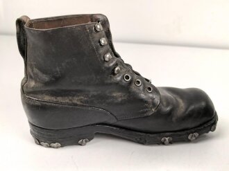 Paar Bergschuhe, mir nicht bekannte Ausführung. Sohlenlänge 28,5cm