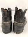 Paar Bergschuhe, mir nicht bekannte Ausführung. Sohlenlänge 28,5cm