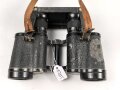 Dienstglas 6 x 30 Wehrmacht. Hersteller beh, klare Durchsicht, Strichplatte deutlich, an Trageriemen mit Regenschutzdeckel aus Preßmasse