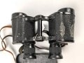 Dienstglas 6 x 30 Wehrmacht. Hersteller beh, klare Durchsicht, Strichplatte deutlich, an Trageriemen mit Regenschutzdeckel aus Preßmasse