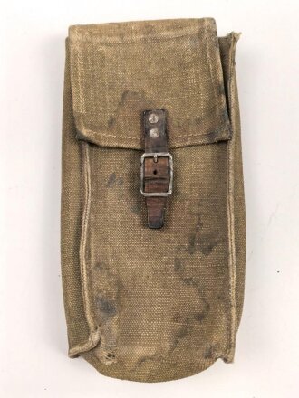 Koppeltasche in aussehen und Schnitt wie Russland 2. Weltkrieg, der rote Stempel deutet allerdings eher auf Polnische Herkunft.