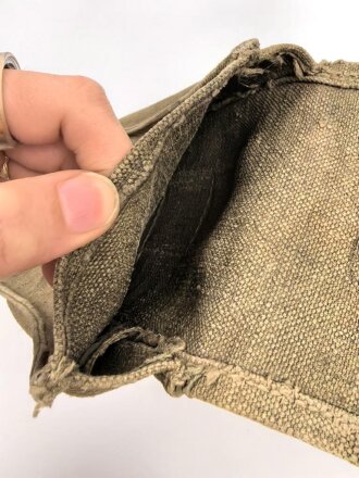 Koppeltasche in aussehen und Schnitt wie Russland 2. Weltkrieg, der rote Stempel deutet allerdings eher auf Polnische Herkunft.