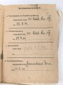 Einsatzbuch für Nachrichtenhelferinnen des Heeres, dazu Dienstausweis, Durchlaßschein sowie diverse weitere Papiere