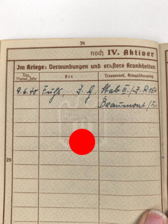 Wehrpaß eines aktiven Teilnehmers an beiden Weltkriegen, im laufe der Dienstjahre vom gefreiten bis zum Oberst befördert.