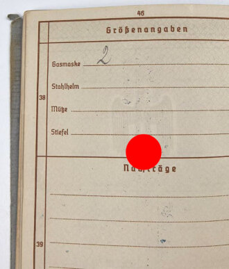Wehrpaß eines aktiven Teilnehmers an beiden Weltkriegen, im laufe der Dienstjahre vom gefreiten bis zum Oberst befördert.