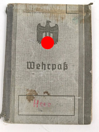 Wehrpaß eines aktiven Teilnehmers an beiden...