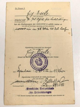 Wehrpaß eines aktiven Teilnehmers an beiden Weltkriegen, im laufe der Dienstjahre vom gefreiten bis zum Oberst befördert.