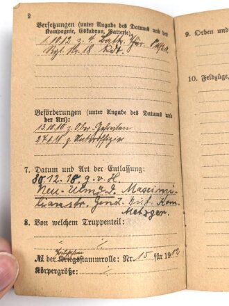 Wehrpaß eines aktiven Teilnehmers an beiden Weltkriegen, im laufe der Dienstjahre vom gefreiten bis zum Oberst befördert.