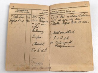 Wehrpaß eines aktiven Teilnehmers an beiden Weltkriegen, im laufe der Dienstjahre vom gefreiten bis zum Oberst befördert.