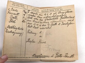 Wehrpaß eines aktiven Teilnehmers an beiden Weltkriegen, im laufe der Dienstjahre vom gefreiten bis zum Oberst befördert.