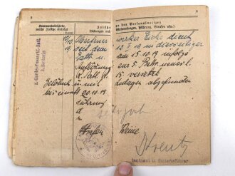 Wehrpaß eines aktiven Teilnehmers an beiden Weltkriegen, im laufe der Dienstjahre vom gefreiten bis zum Oberst befördert.