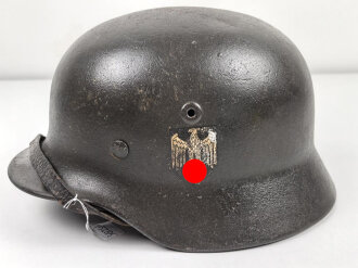 Heer, Stahlhelm Modell 1940 mit Emblem. In allen Teilen original und zusammengehörig, Q64
