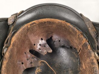 Heer, Stahlhelm Modell 1940 mit Emblem. In allen Teilen original und zusammengehörig, Q64
