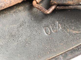 Heer, Stahlhelm Modell 1940 mit Emblem. In allen Teilen original und zusammengehörig, Q64